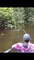 Mancing ikan di sungai