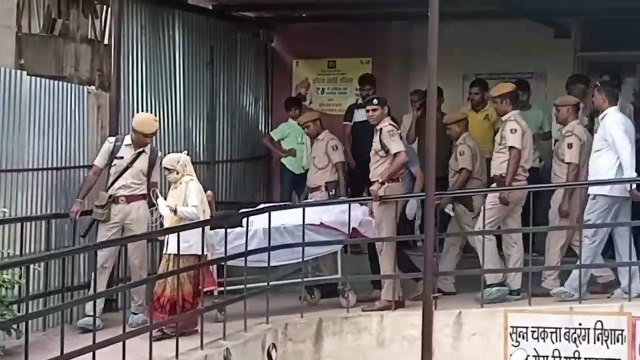 पुलिस व बदमाशों के बीच मुठभेड़, बाल-बाल बचे दो पुलिसकर्मी