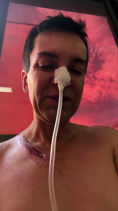 Regis Danese explica motivo para ainda não ter saído do hospital: ‘Passei mal’