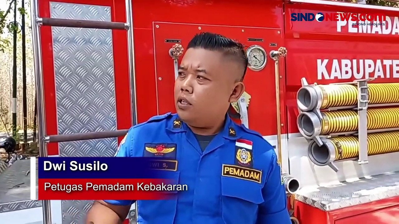 Hutan Jati Terbakar Diduga Akibat Aktivitas Pembakaran Daun Kering oleh Warga