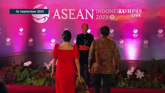 Momen Iriana Jokowi Joget saat Sambut Imelda Marcos di Gala Dinner KTT ke-43 ASEAN