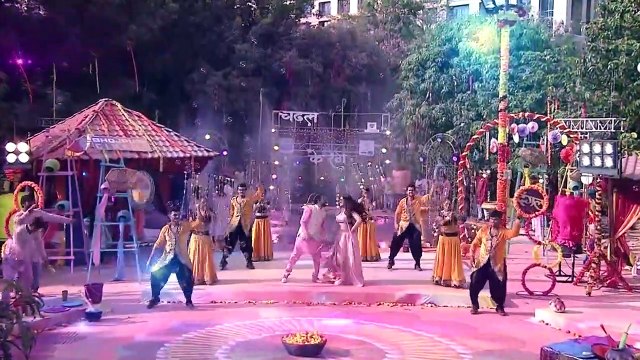 VIDEO - Hamara Pati Dev Ji #Amrapali Dubey, #Dinesh Lal Yadav Dhamakedar Dance Bhojpuri Hit Gana