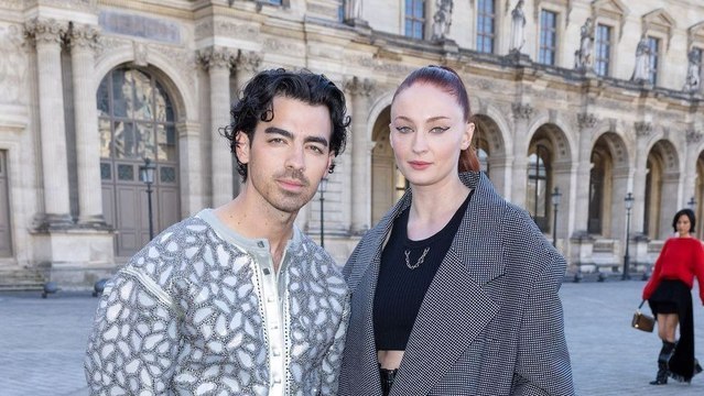 Joe Jonas et Sophie Turner : après l’annonce de leur divorce, le chanteur prend la parole sur scène