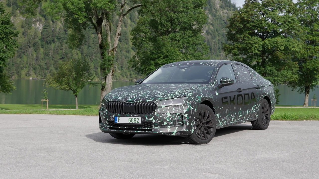 Die vierte Generation des Škoda Superb umfasst auch wieder eine Limousine