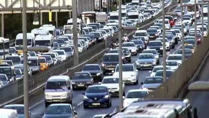 Okulların açılmasıyla İstanbul'da sabah trafiği oluştu