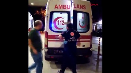 "Adamsan bıçakla" dediği arkadaşı sırtından bıçakladı