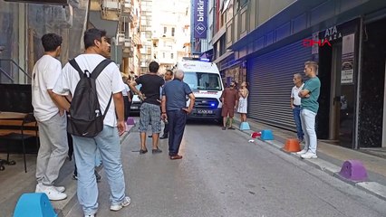 İzmit'te apartmandan düşen genç hayatını kaybetti