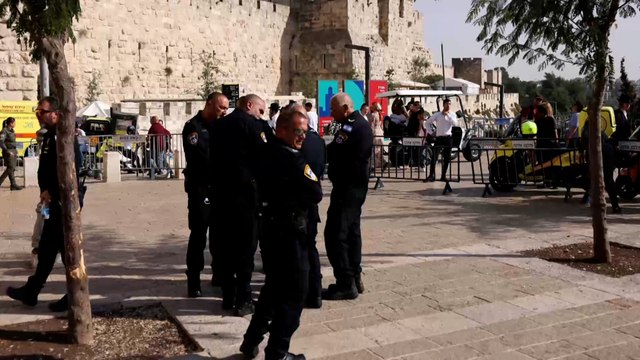 إصابة إسرائيليَين في عملية طعن بالقدس واعتقال المنفذ