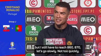 Tải video: Ronaldo still eyeing up milestones as he chases 900 career goals