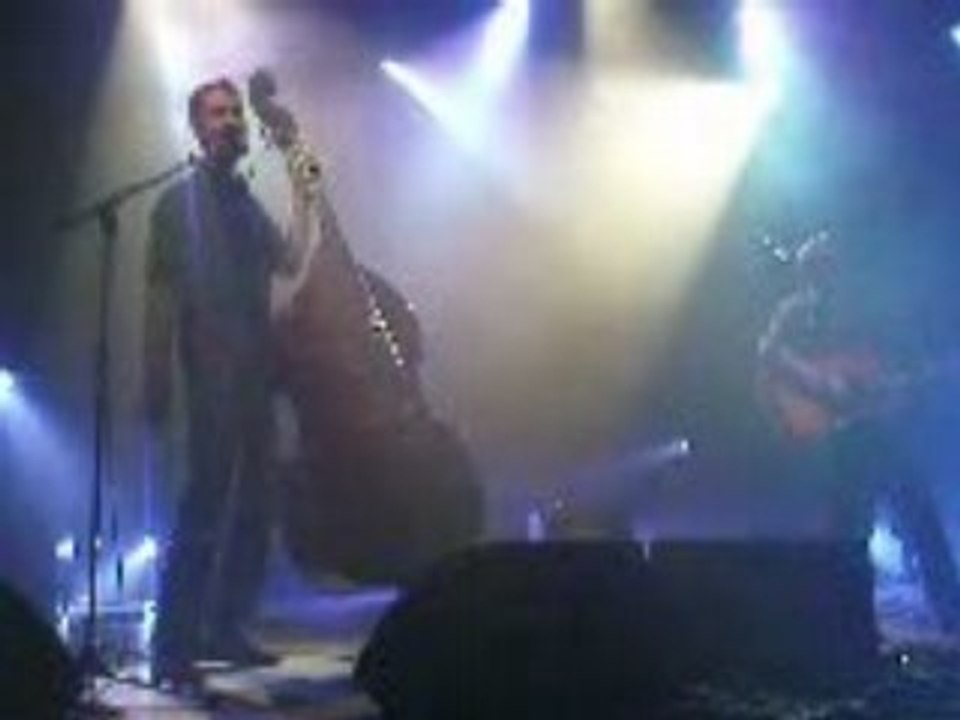 Mr Roux Le bouffon de la cité (Salle de la Cité)