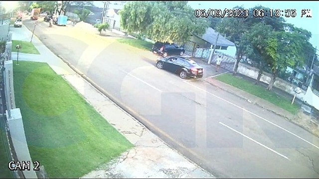 Câmera registra capotamento na Rua Nereu Ramos