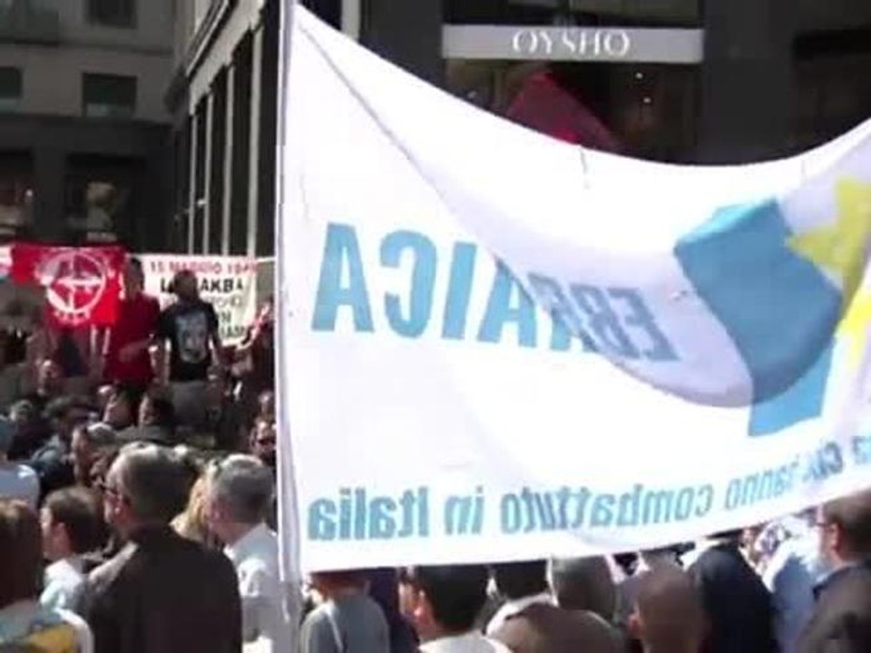Milano Corteo 25 Aprile Sostenitori Palestina Gridano assassini 
