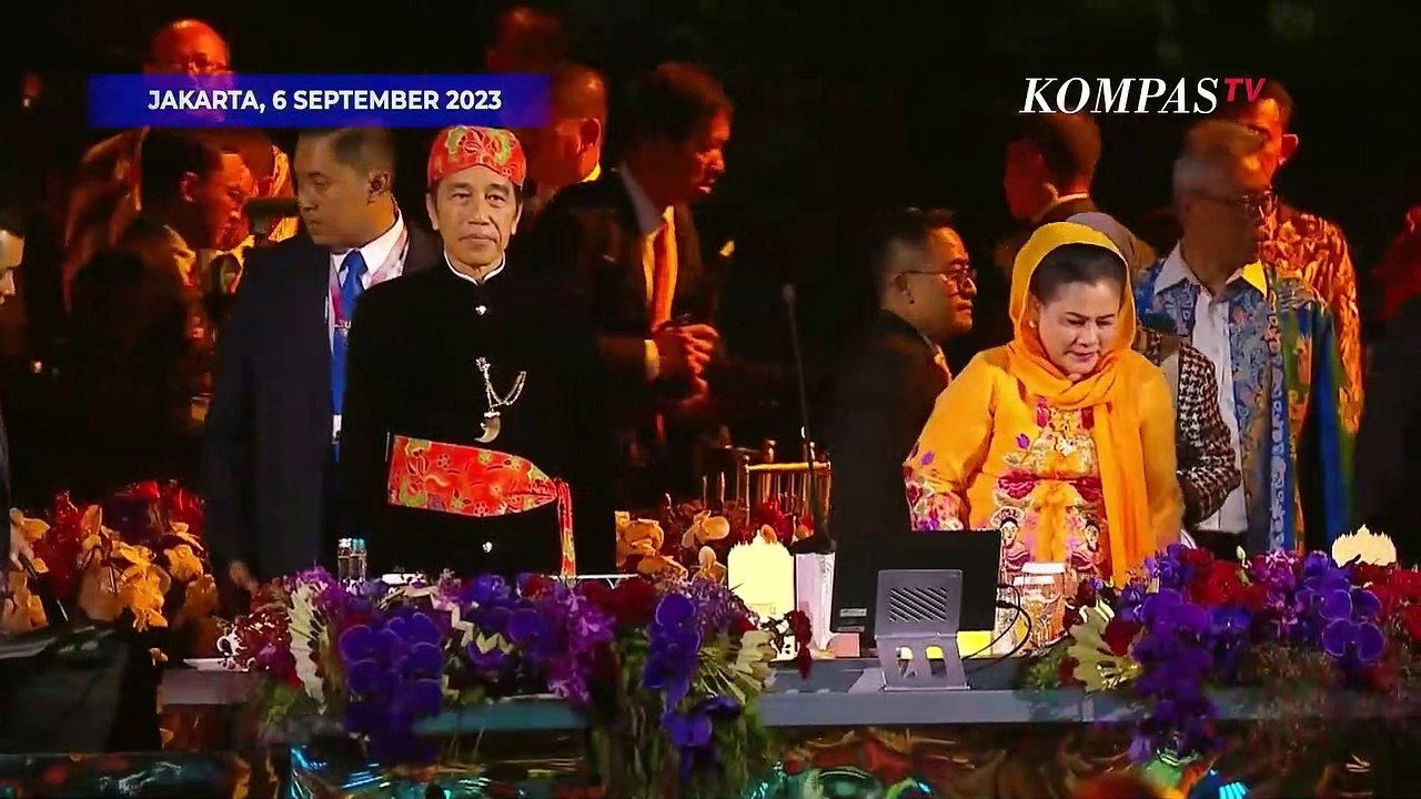 Jokowi dan Iriana Pakai Baju Adat Betawi di Gala Dinner KTT ASEAN