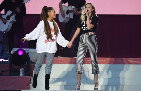 Miley Cyrus: Sie flirtete mit Ariana Grande