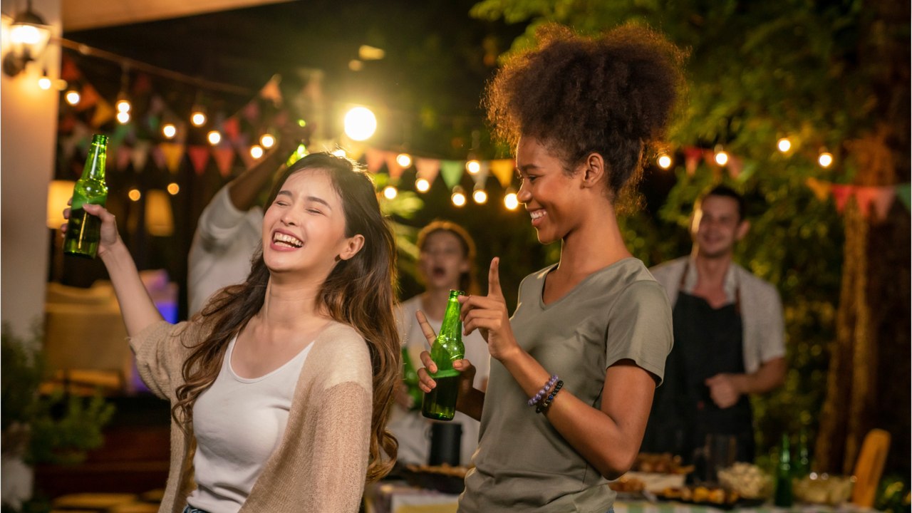 Hohe Bußgelder drohen: Diese Tätigkeiten sollten Sie nach 22 Uhr unterlassen