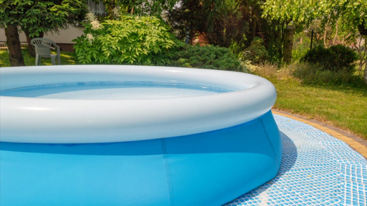 Beelitz: Drama im Pool – Kleinkind ertrinkt