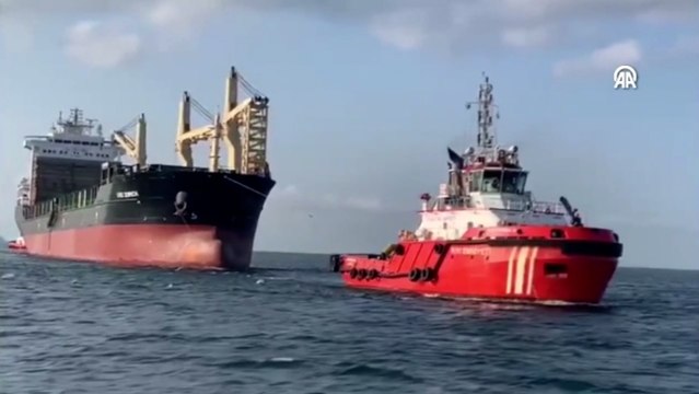 İstanbul Boğazı'nda arızalanan kargo gemisi Ahırkapı'ya demirletildi