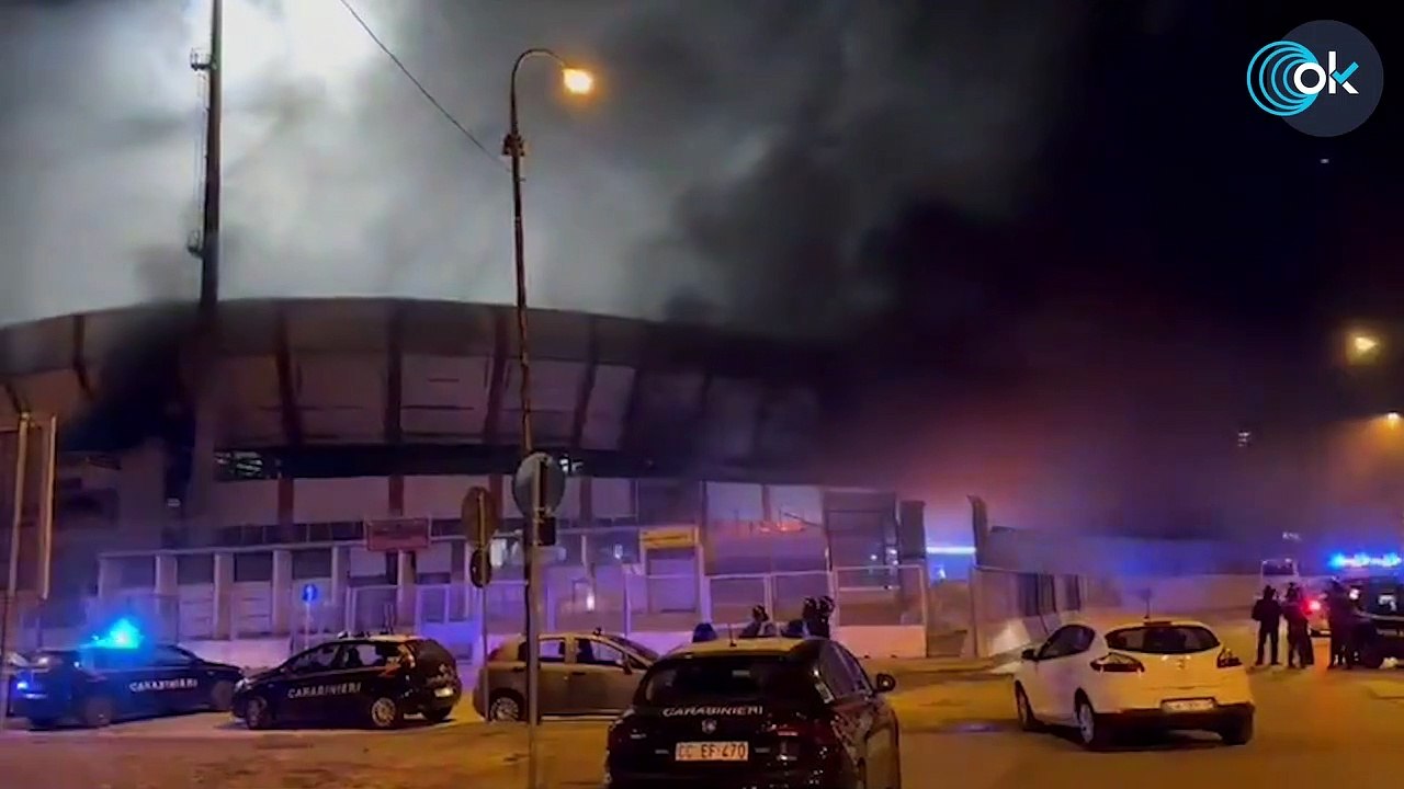 Los ultras del Foggia de Italia incendian el estadio de su equipo rival