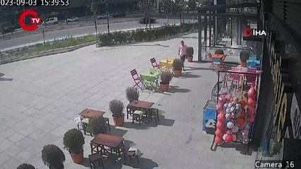 Masanın üzerinde duran telefonu saniyeler içinde çaldı yoluna devam etti, o anlar kamerada