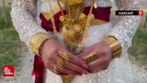 Hakkari'de aşiret düğününde aynı manzara: Gelin kilolarca altınla süslendi