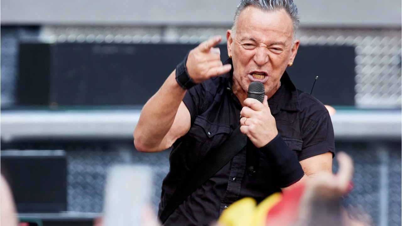 VOICI - Bruce Springsteen : "le coeur brisé", il annonce le report de concerts pour raison de santé