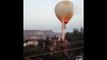 Havada korku dolu anlar! Sıcak hava balonu minareye çarptı