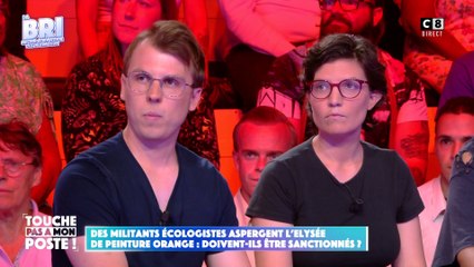 Des militants écologistes aspergent l'Elysée de peinture orange !