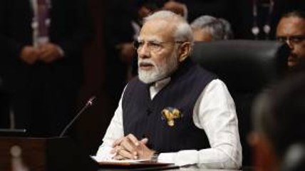 नरेंद्र मोदी आसियान-भारत सम्मेलन में हिस्सा लेने के लिए इंडोनेशिया के जकार्ता पहुंचे हैं