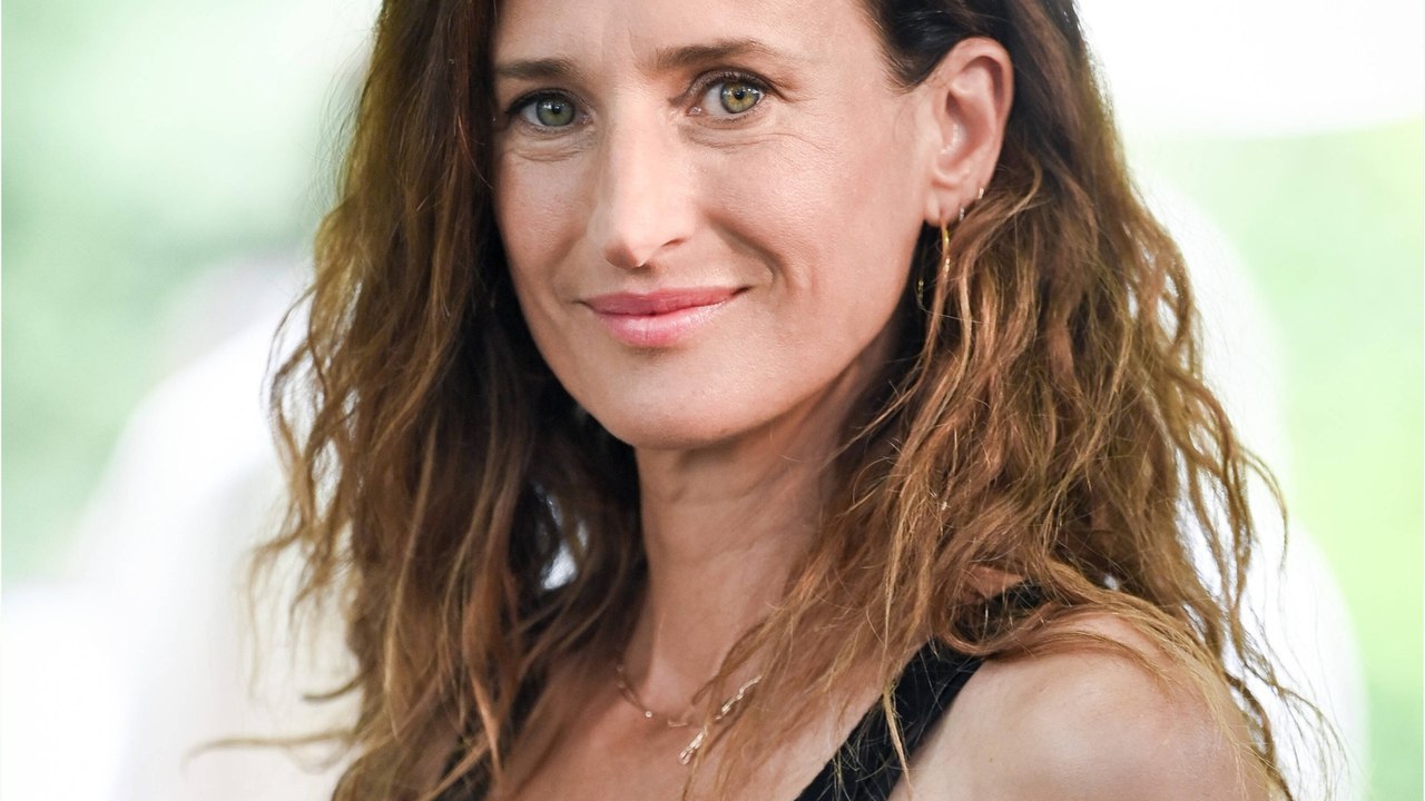 GALA VIDEO - Camille Cottin ironise sur son admiration pour le prince Harry : “Je me dis que je l’ai échappé belle”