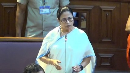বেতন বাড়ল রাজ্যের মন্ত্রী-বিধায়কদের, বেতনহীনই  থাকলেন মুখ্যমন্ত্রী মমতা!  | Oneindia Bengali