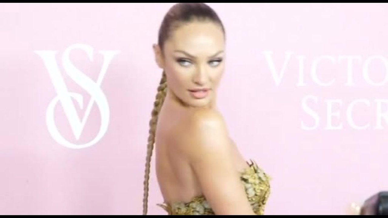 Red carper di star alla prima del documentario Victoria's Secret The Tour'23