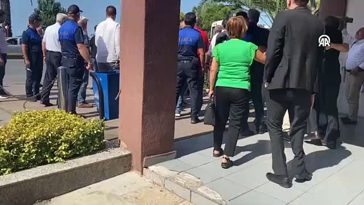 Zonguldak'ta CHP'li meclis üyeleriyle MHP'liler arasında kavga çıktı: Yumruklar havada uçuştu