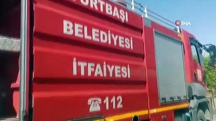 Elazığ'da ot yangını eve ve ahıra sıçramadan söndürüldü