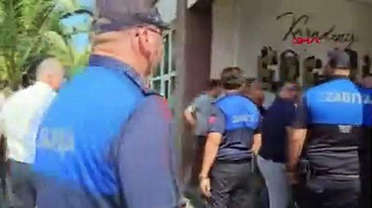 Meclis toplantısında gerginlik… Yumruklar havada uçuştu