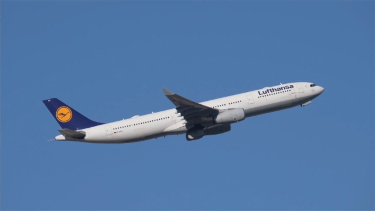 Probleme mit Fahrwerk: Lufthansa-Maschine bricht Landung ab