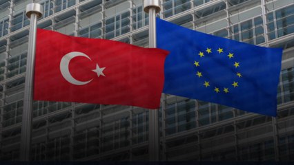 La Turquie pousse sa candidature à l'Union européenne, Bruxelles demande des progrès