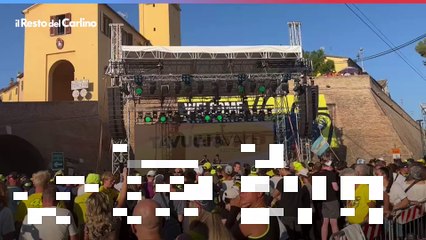 Tavullia Vale, l'invasione dei tifosi in giallo in attesa di Valentino Rossi
