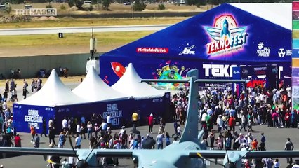 Türk Yıldızları TEKNOFEST'te nefes kesti