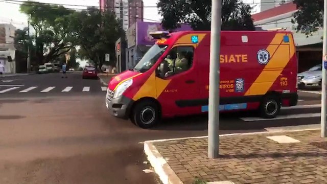 Homem caído na rua mobiliza Siate; Após a chegada dos socorristas ele levantou e foi embora
