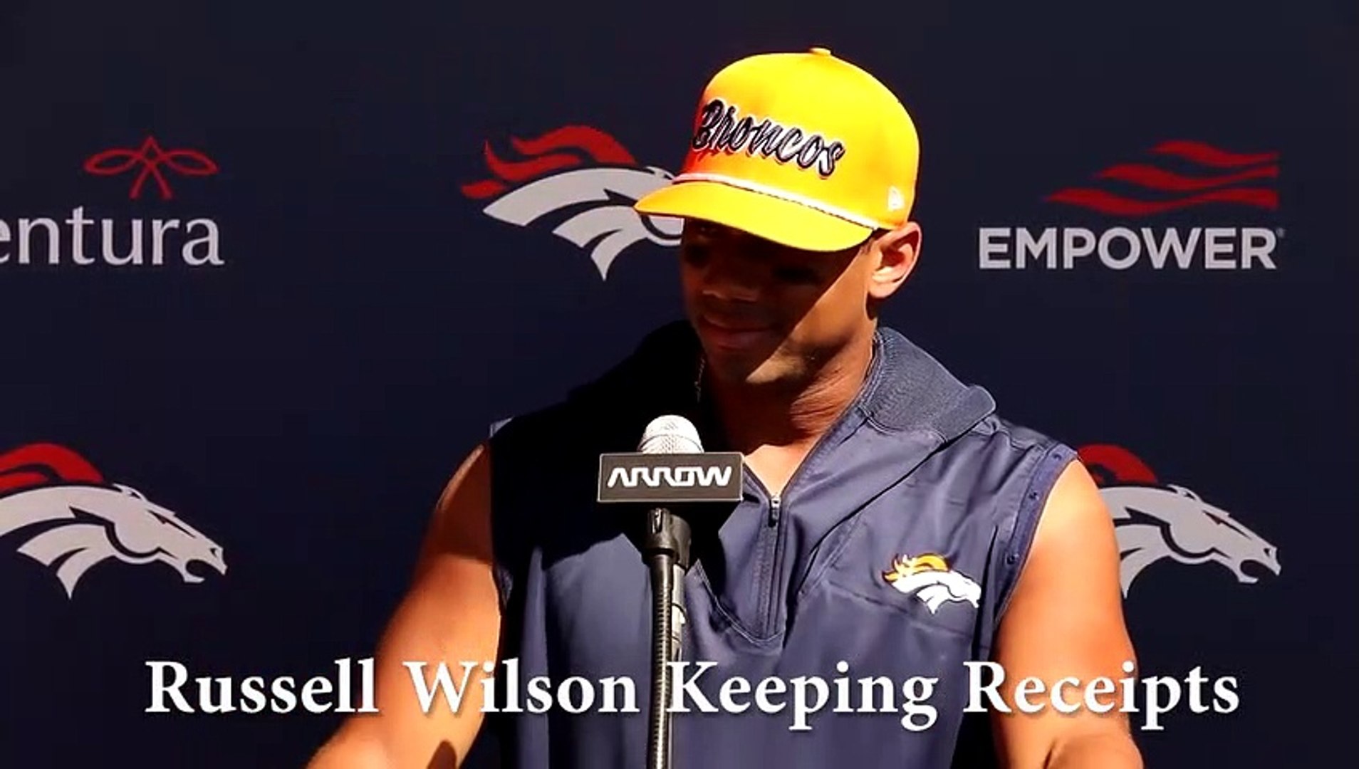 Russell Wilson Hypes Up Broncos Fans - video Dailymotion