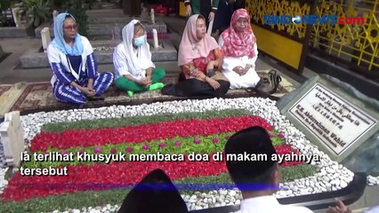 Sebelum Tentukan Dukungan Capres, Yenny Wahid Ziarah ke Makam Gus Dur