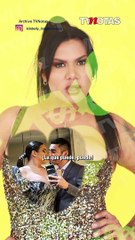 Kimberly "La más preciosa" mantiene a su prometido.