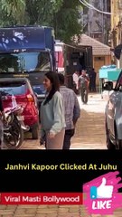 Janhvi Kapoor Clicked At Juhu