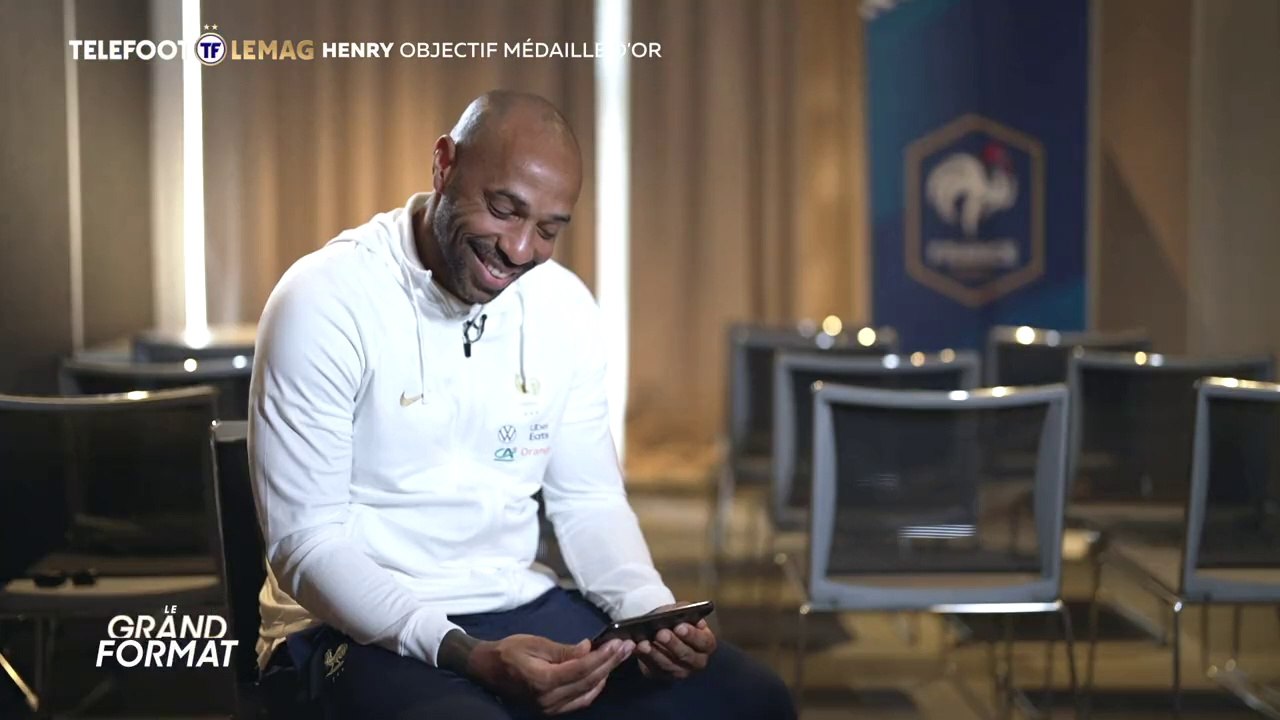 La réaction insolite d'Henry quand Cherki sous-entend qu'il est bizarre amuse