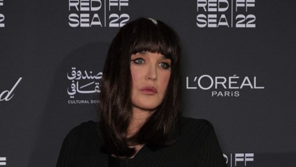 GALA VIDEO - Isabelle Adjani pousse un gros coup de gueule : “Il y aura toujours des vieux cons…”
