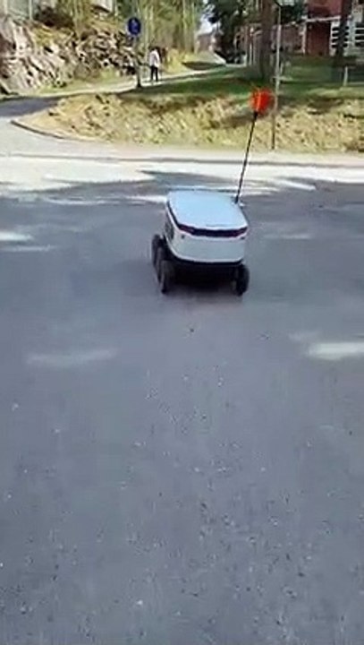 ROBOT food delivery FINLAND