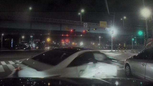 10대 무면허 운전 중 택시 추돌...9명 경상 / YTN