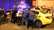 İstanbul'da freni patlayan taksi mahalleyi savaş alanına çevirdi
