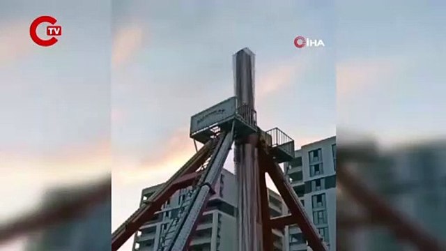 Bursa'da lunaparkta korkutan anlar... Telefon metrelerce yüksekten aşağı düştü!