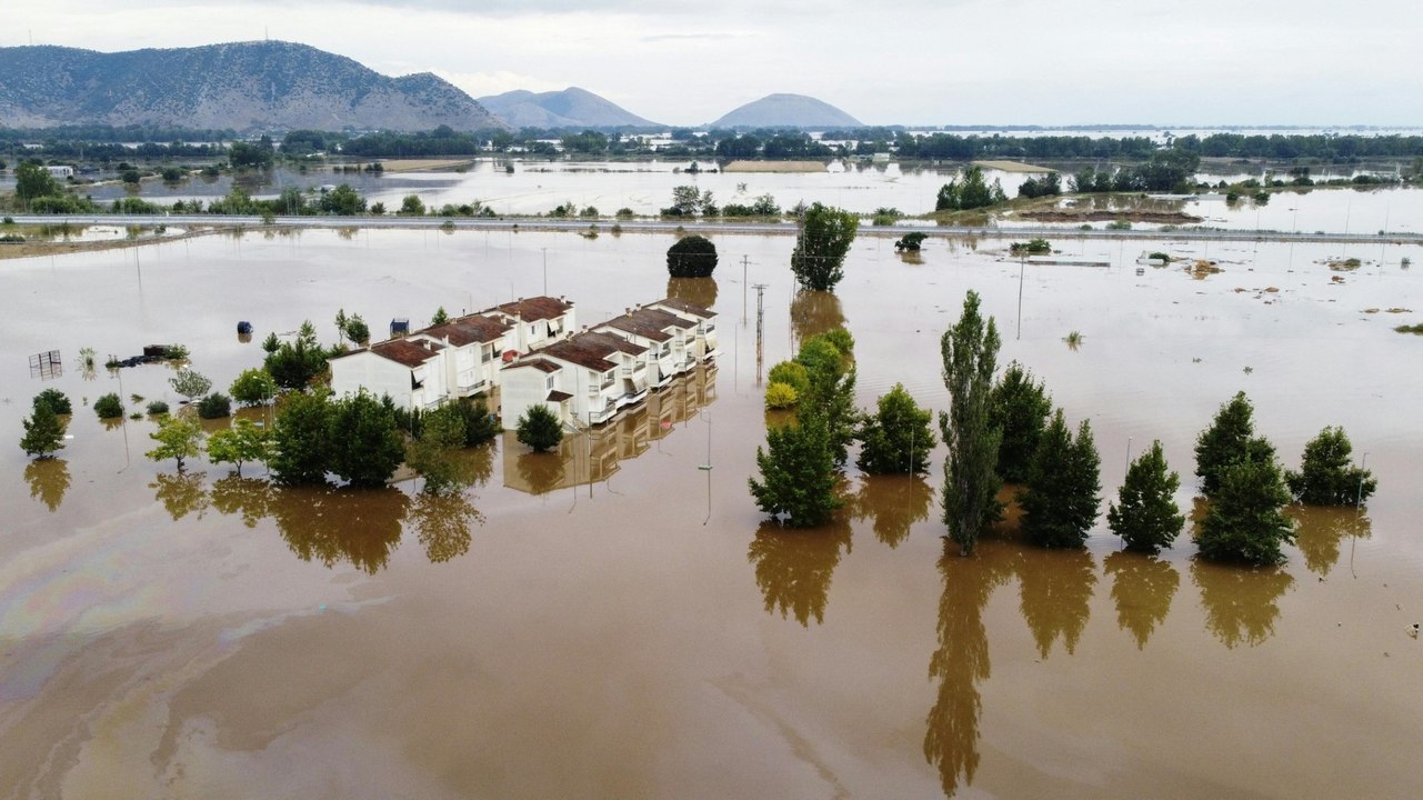Griechenland: Mehrere Dörfer von Wassermassen eingeschlossen